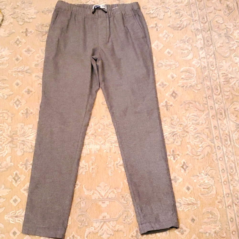 Old Navy Relaxed Slim Built-in Flex Gray Pants
